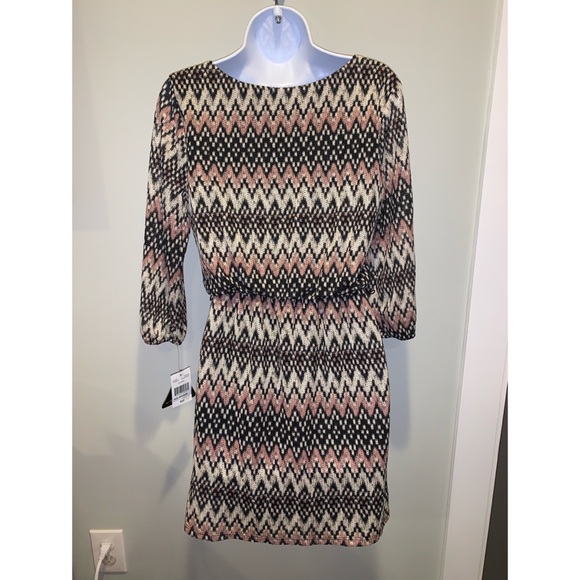 Patterned 3/4 length sleeve dress NWT - Picture 2 of 4